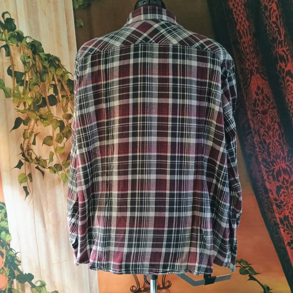 EUC: Blue Mountain 3X Red, Black, & White Plaid Flannel Shirt - Picture 2 of 3